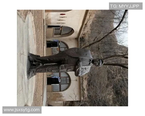 快穿世界中的足球明星男主如何逆袭成就人生巅峰