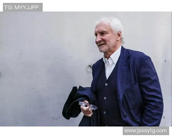 足球明星大百科全书揭秘全球顶级球员的传奇故事与精彩瞬间