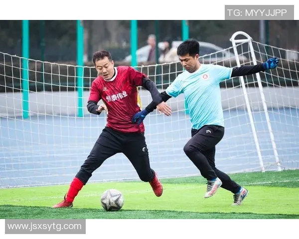 足球明星蒙德拉冈的传奇人生与足球事业的辉煌成就探秘